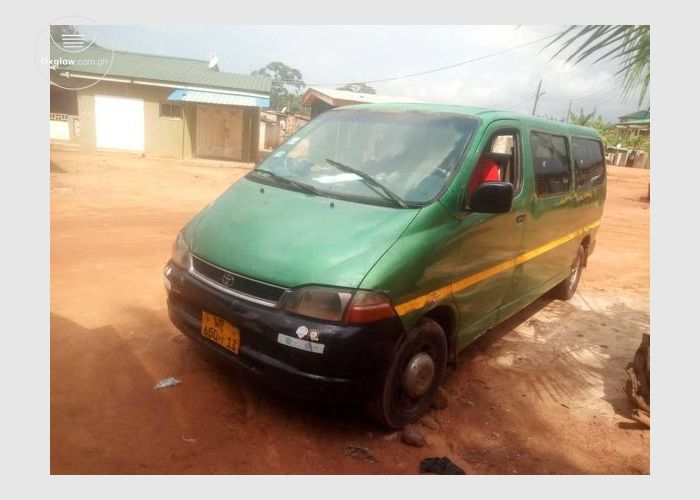 Toyota hiace bus 2002