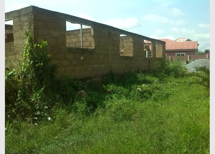 Uncompleted 4 bedroom House for sale at Amasaman. 