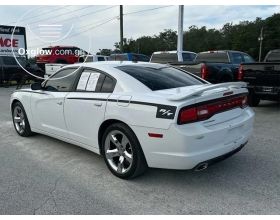 Dodge Charger SXT