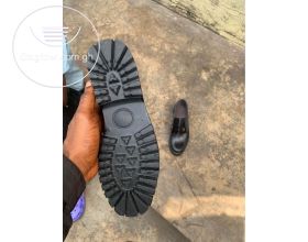Men shoe