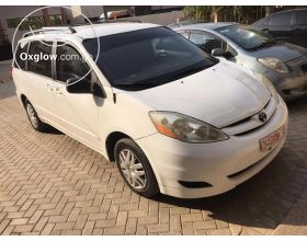 Toyota Sienna LE