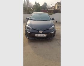 This is a Toyota Corolla XSE 2018