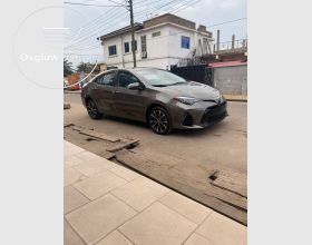 2019 TOYOTA COROLLA SE