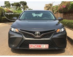 . 2018 Toyota Camry SE For Sale.