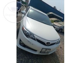 .2014 Toyota Camry Spider Fully Loaded.