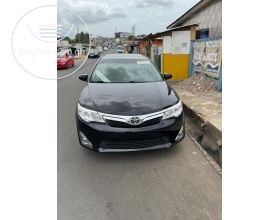 .2014 TOYOTA CAMRY XLE.