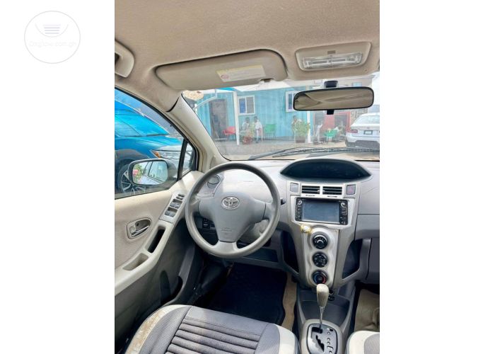 2010 Vitz 