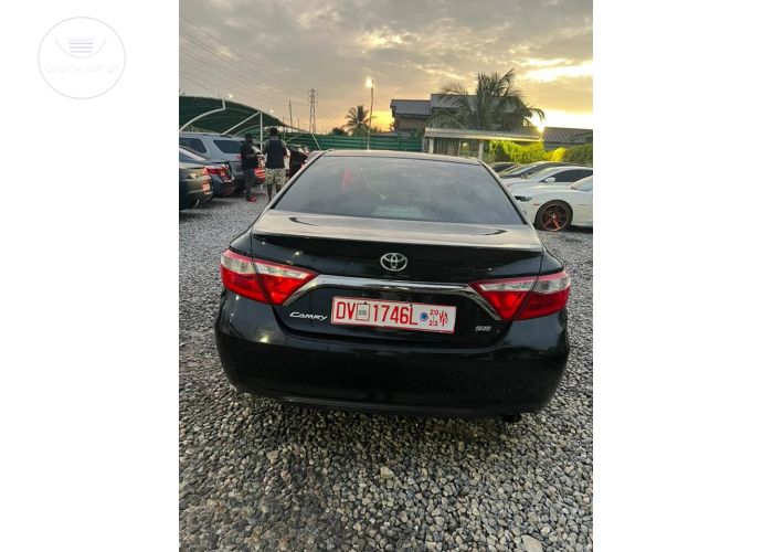 2015 TOYOTA CAMRY SE