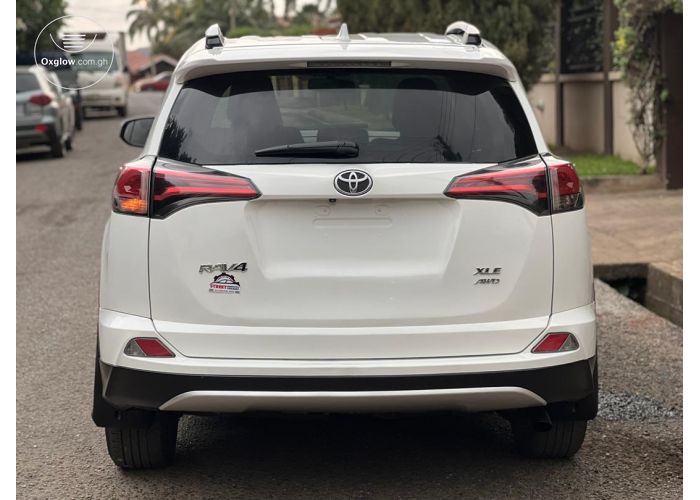 2018 Toyota RAV4 XLE 