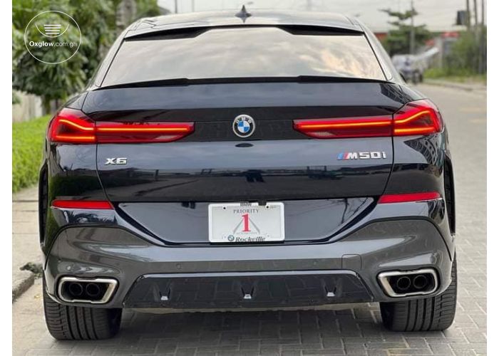 BMW X6 M50i