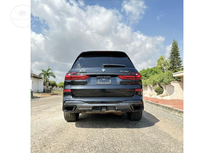 BMW X7 40i