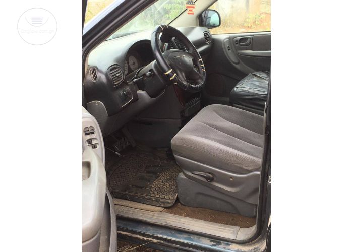 Chrysler Town & Country Van