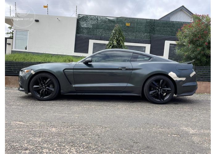 Ford Mustang 