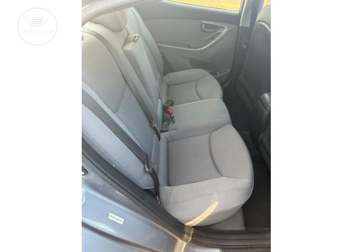 Hyundai Elantra 