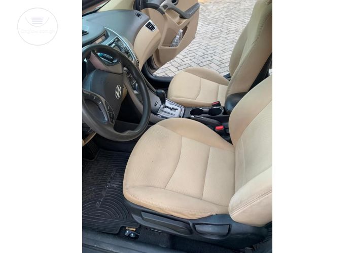 Hyundai Elantra 2012