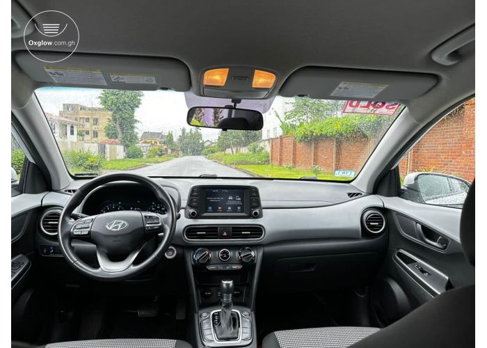 Hyundai Kona SEL. 