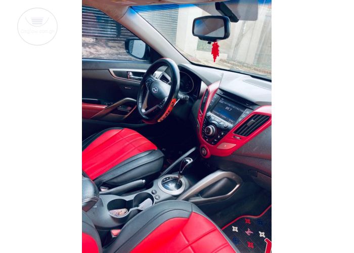 Hyundai Veloster 