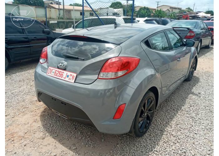 Hyundai Veloster 