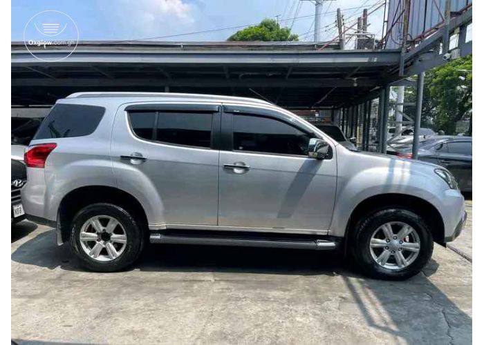Isuzu MU  X 