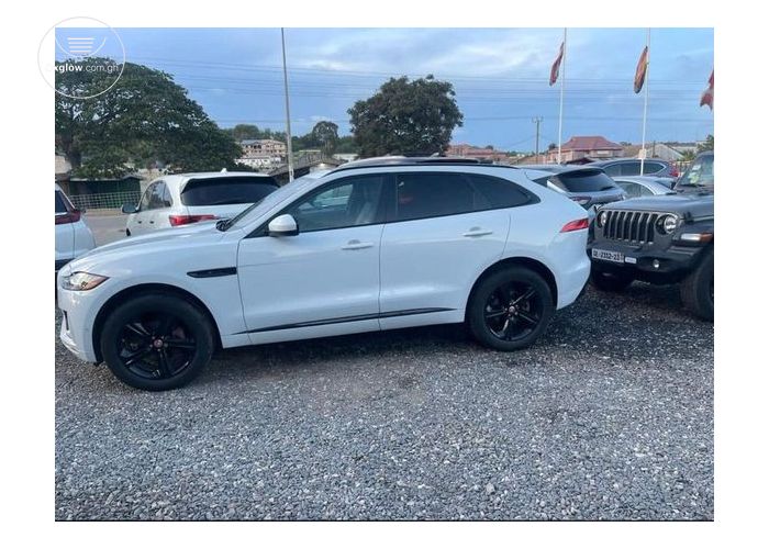 Jaguar F-PACE Sports