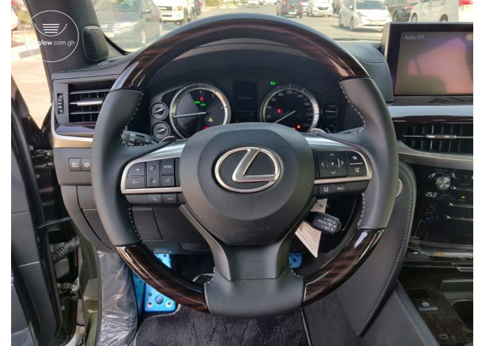 LEXUS LX 570