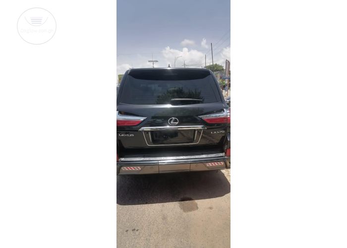 LEXUS LX570