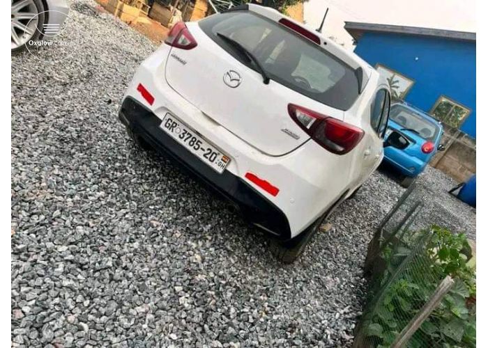 Mazda 2 