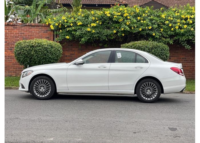 MERCEDEZ-BENZ C300 LUXURY
