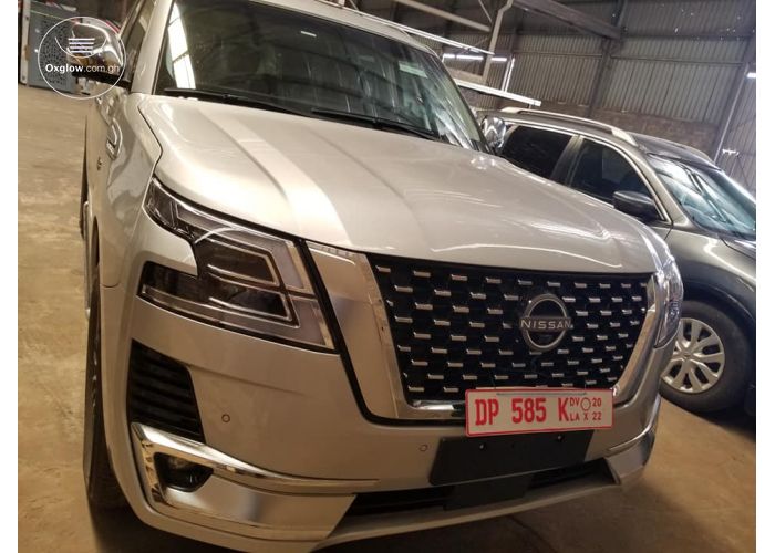Nissan Armada V8 