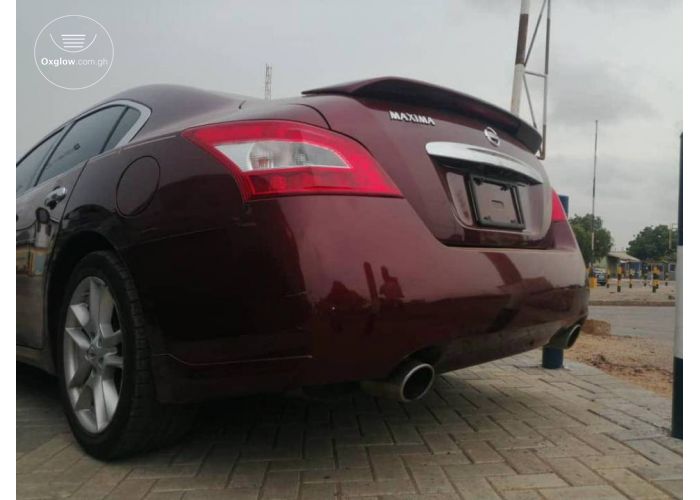 Nissan Maxima