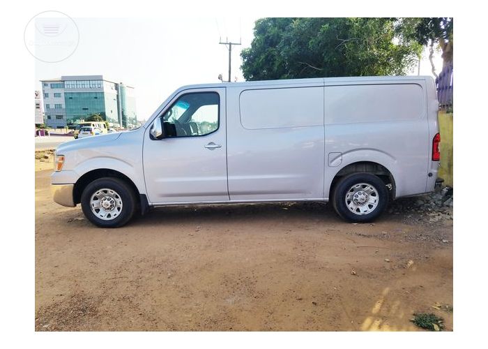 Nissan Nv2500