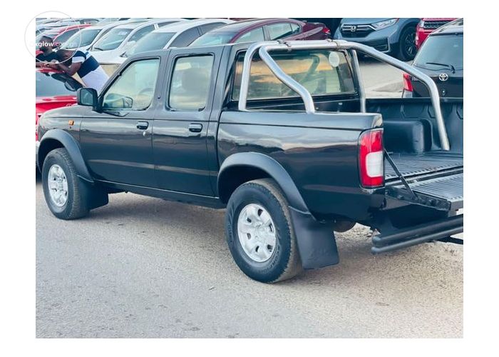 NISSAN PICK-UP