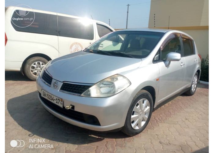NISSAN TIIDA
