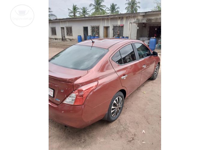 Nissan Versa S