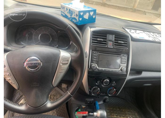 Nissan Versa SV 