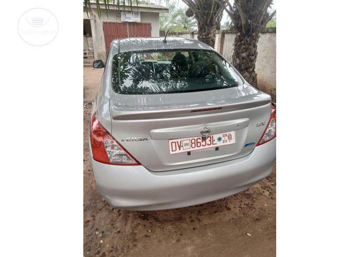 Nissan Versa SV
