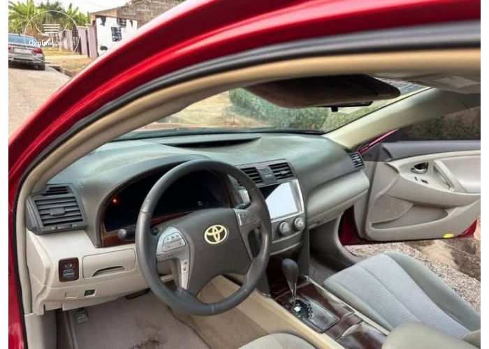 TOYOTA CAMRY