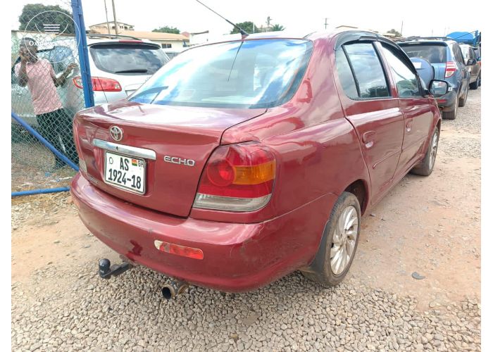 Toyota Echo 