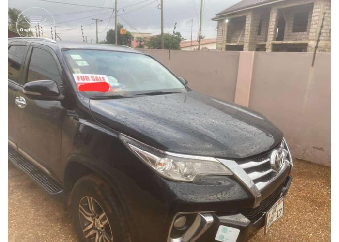 TOYOTA FORTUNER