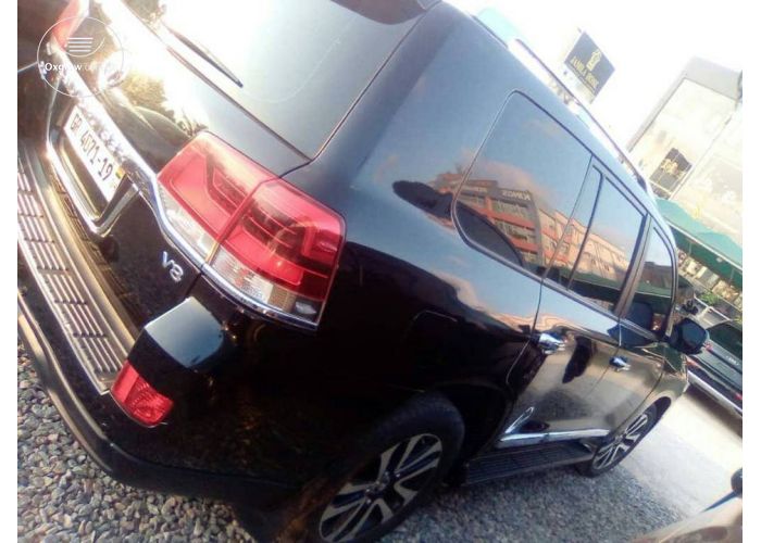 Toyota Land Cruiser V8 
