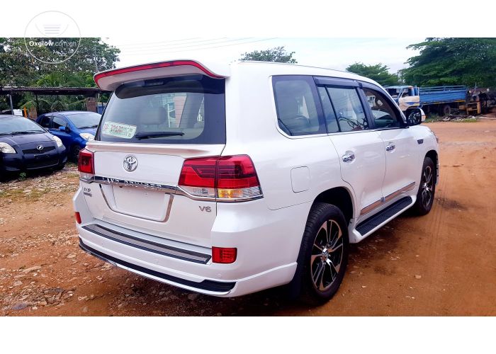 TOYOTA LAND CRUISER VXR