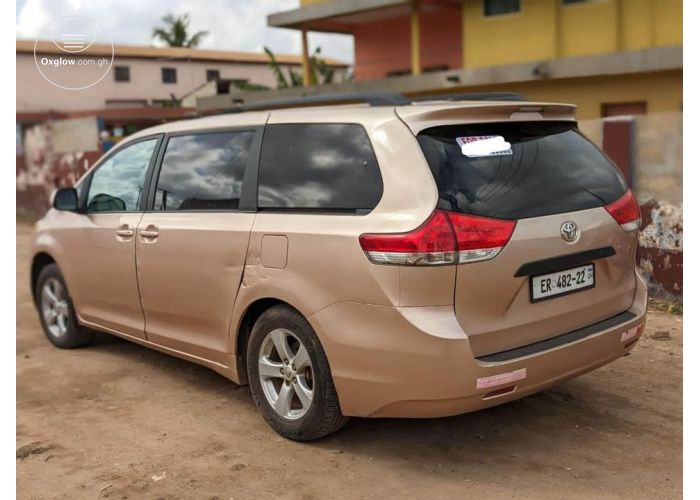 Toyota Sienna