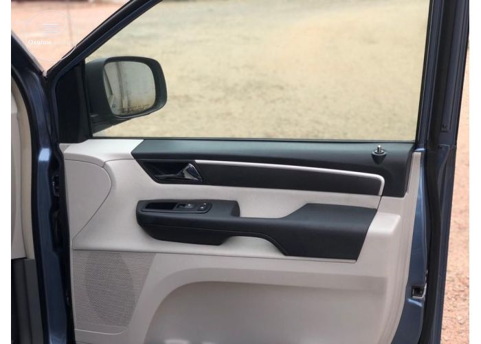 Volkswagen Routan wagon