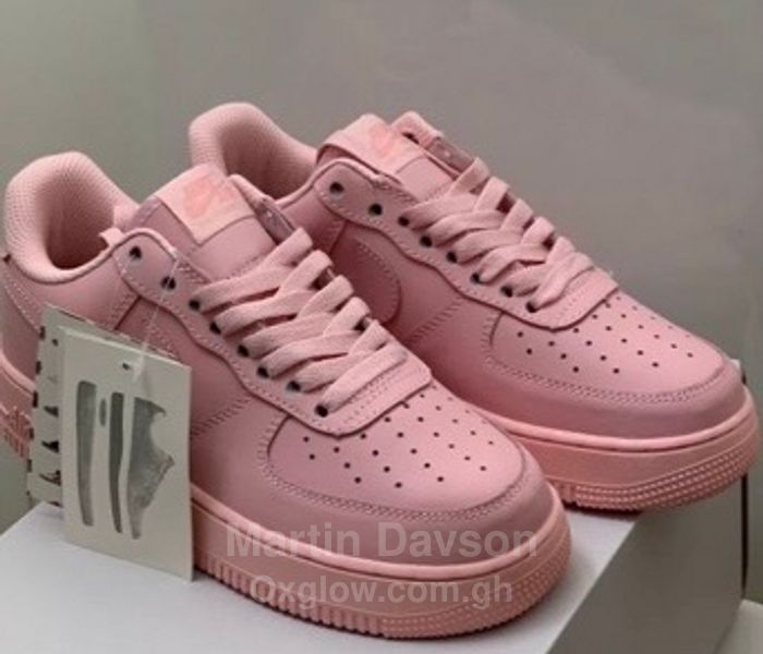 Complete Pink Low Nike shoe