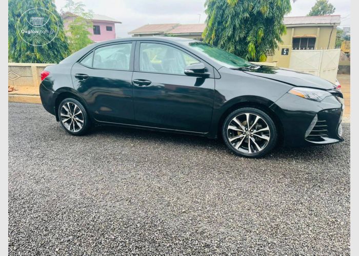 Toyota Corolla SE 2017 Model