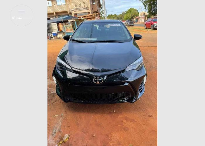 Toyota Corolla SE 2018 Model