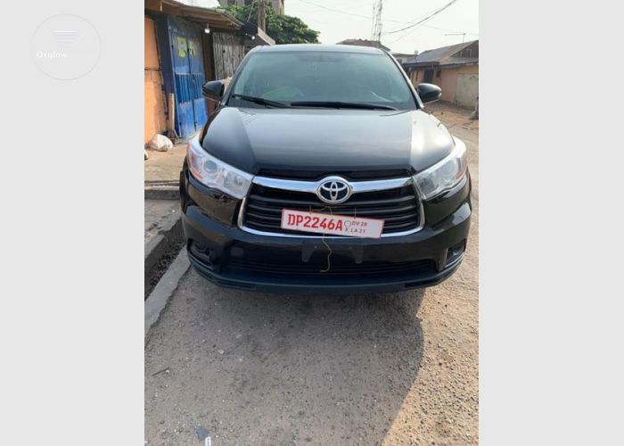 Toyota Highlander LE 2015 Model