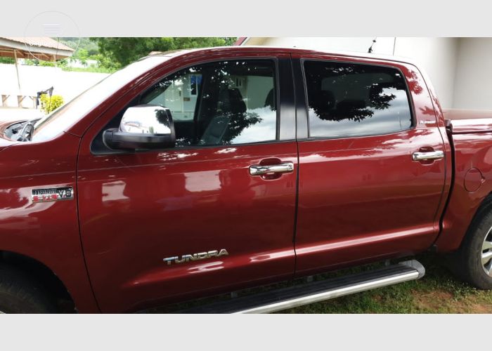 Toyota Tundra Platinum 2010 for urgent sale