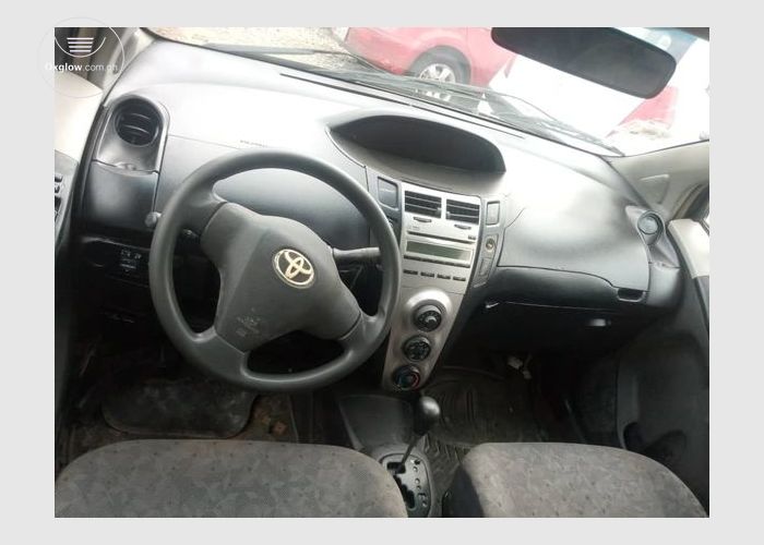 Toyota Vitz 2009 Model 3 Plugs