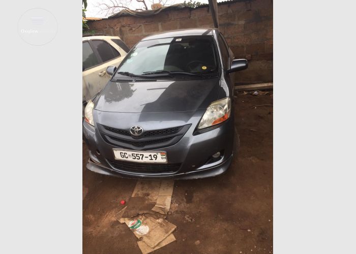 Toyota Yaris 2011 Model